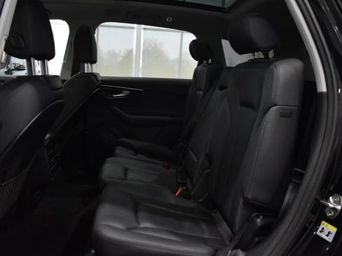 Used 2022 Audi Q7 3.0T Premium w/ Convenience Package image 32