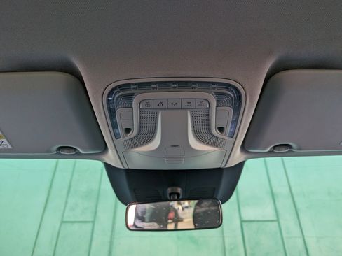 Used 2017 Mercedes-Benz Metris Passenger image 24