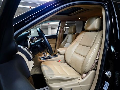 Used 2017 Jeep Grand Cherokee Limited w/ Trailer Tow Group IV image 21