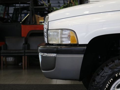 Used 2000 Dodge Ram 2500 Truck SLT image 56