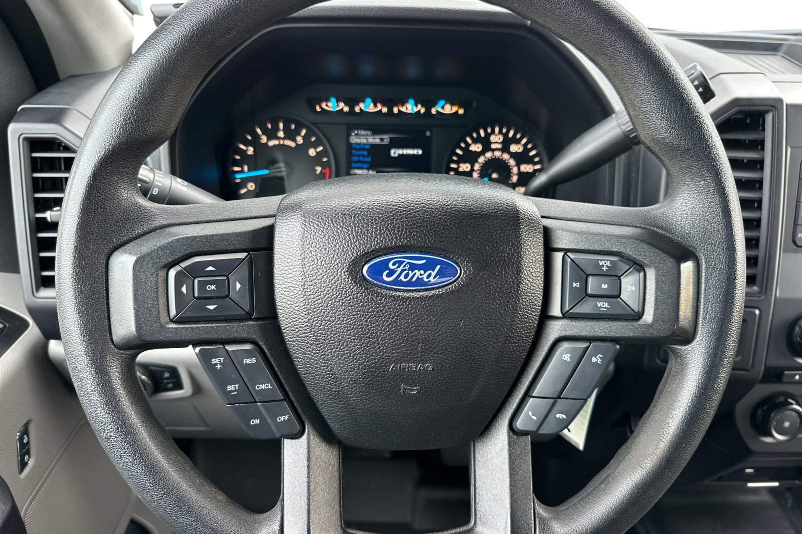 Used 2017 Ford F150 XL w/ Equipment Group 101A Mid AWD/4WD image 21