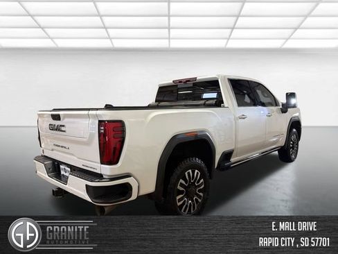 Used 2024 GMC Sierra 2500 Denali Ultimate AWD/4WD image 6