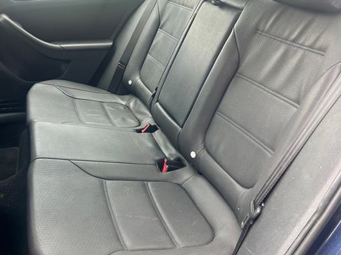Used 2012 Volkswagen Jetta SE FWD image 9
