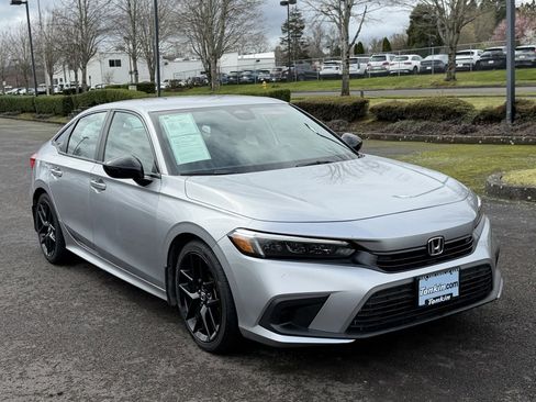 Used 2023 Honda Civic Sport image 2