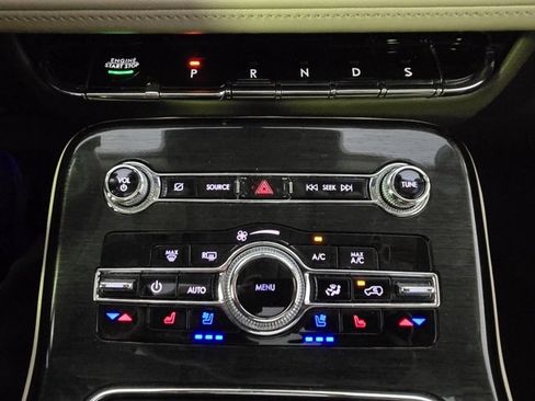 Used 2023 Lincoln Nautilus Reserve image 17