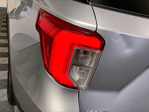 Used 2020 Ford Explorer XLT w/ Equipment Group 202A RWD image 25