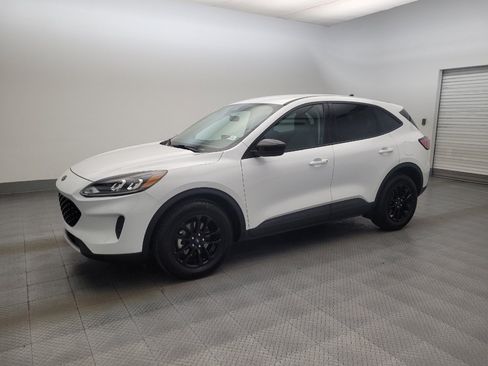 Used 2020 Ford Escape SE Sport FWD image 2