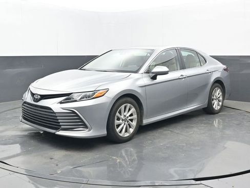 Used 2023 Toyota Camry LE image 8