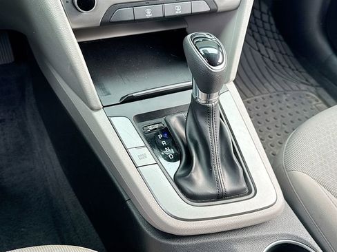 Used 2018 Hyundai Elantra SEL image 18