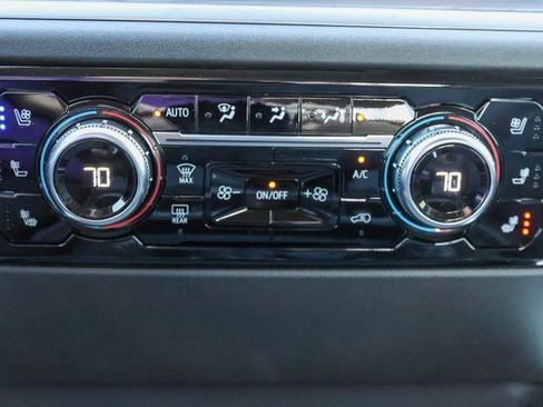 New 2026 GMC Sierra 3500 SLT w/ SLT Convenience Package image 19