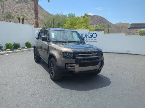 Certified 2022 Land Rover Defender 110 X AWD/4WD image 3