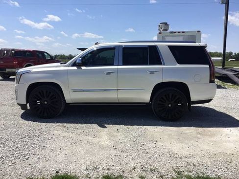 Used 2015 Cadillac Escalade Premium AWD/4WD image 6