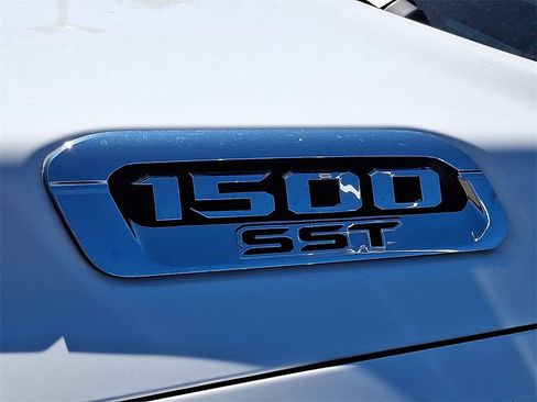 Used 2025 RAM 1500 Laramie image 11