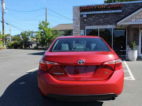 Used 2019 Toyota Corolla LE FWD image 6