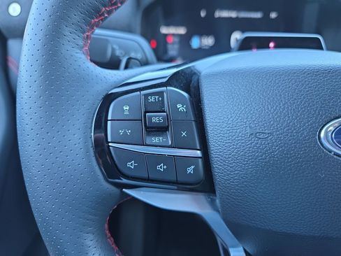 Used 2025 Ford Explorer ST RWD image 19
