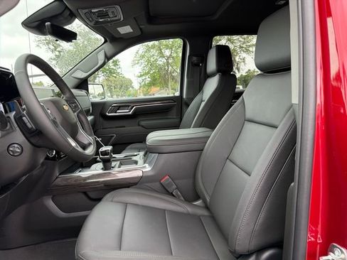 New 2026 Chevrolet Silverado 1500 LTZ w/ LTZ Premium Package AWD/4WD image 18