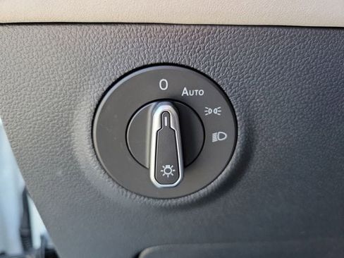 New 2026 Volkswagen Taos SE FWD image 30