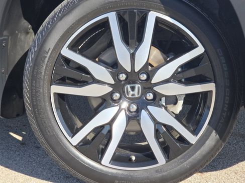 Used 2022 Honda Pilot Touring image 9