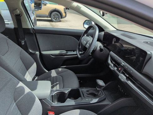 Used 2025 Kia K4 EX FWD image 7
