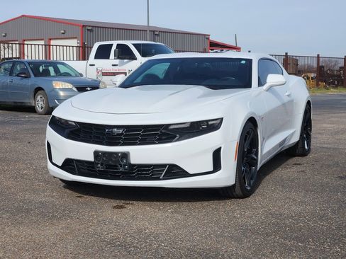 Used 2021 Chevrolet Camaro LT w/ Technology Package image 3