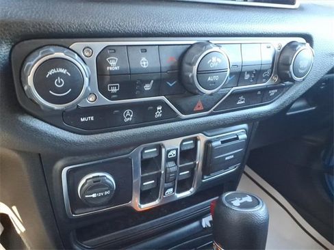 Used 2024 Jeep Wrangler Sport S image 19