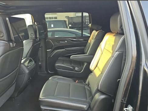 Used 2021 Cadillac Escalade ESV Sport w/ LPO, ONYX Package AWD/4WD image 9