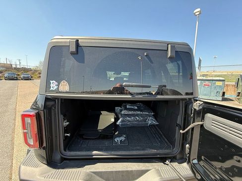 Used 2023 Ford Bronco Badlands image 18