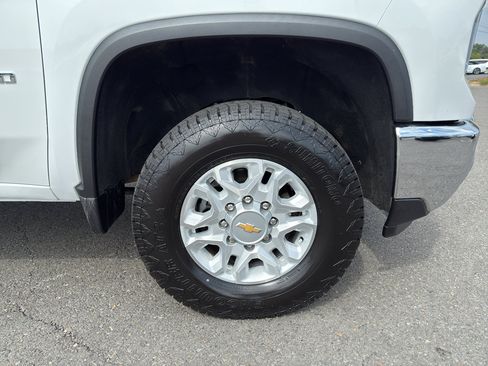 Used 2024 Chevrolet Silverado 3500 LTZ w/ LTZ Premium Package image 8