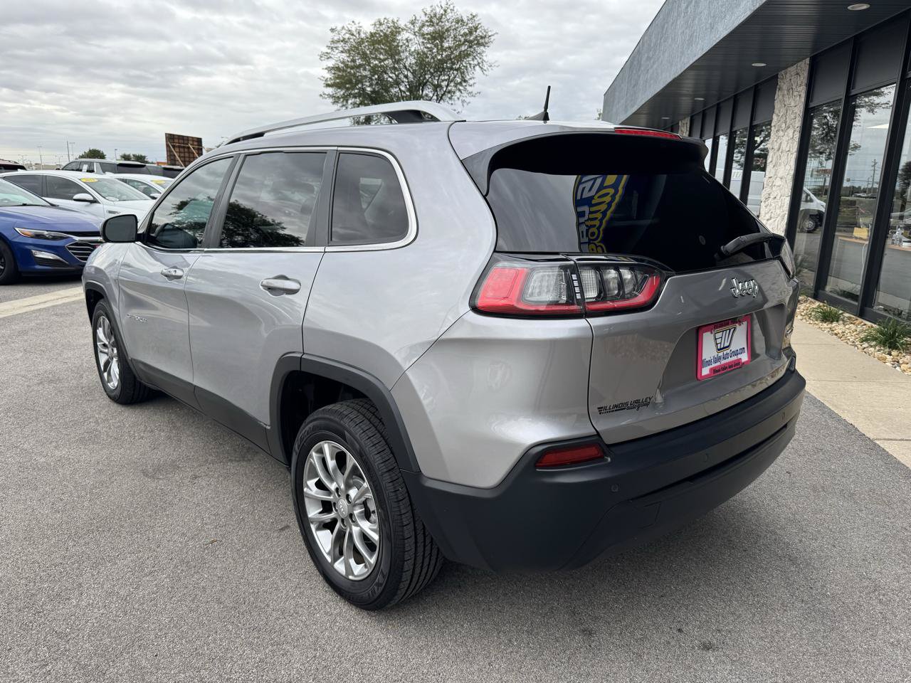 Used 2019 Jeep Cherokee Latitude Plus FWD image 7