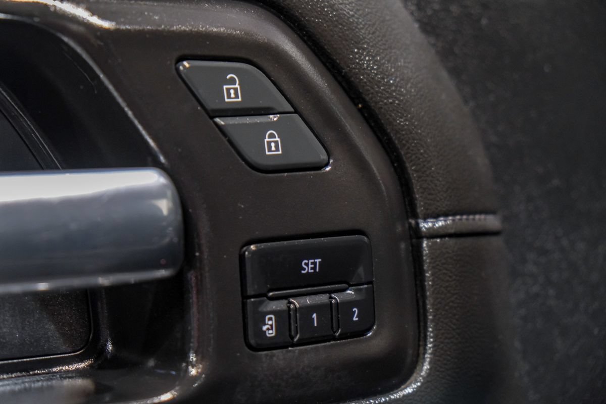 Used 2023 Chevrolet Silverado 2500 LTZ w/ LTZ Convenience Package AWD/4WD image 42