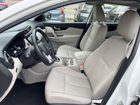 Certified 2019 Nissan Rogue Sport SL w/ Premium Package AWD/4WD image 16