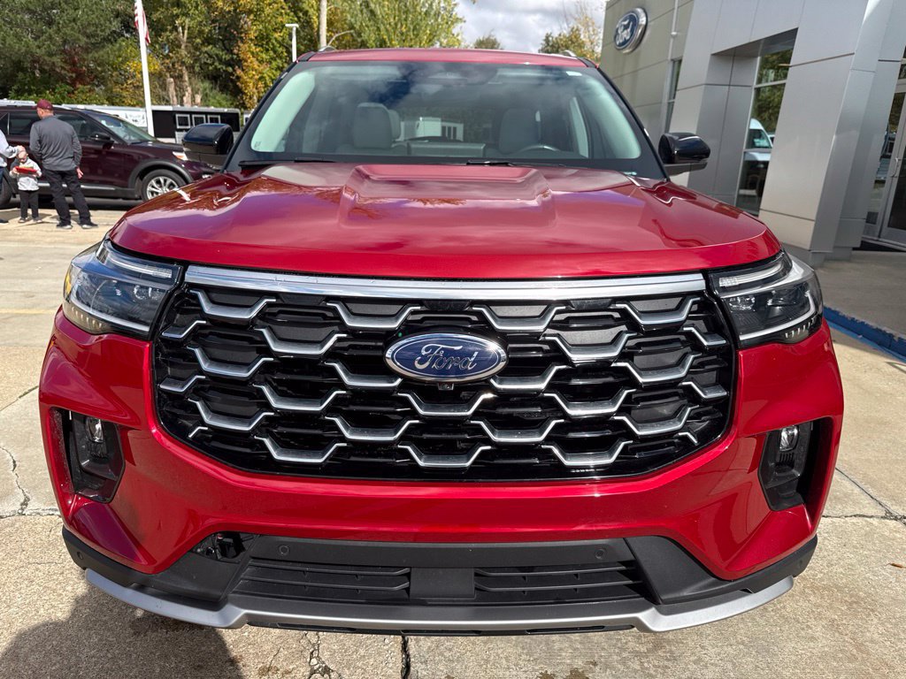 Used 2025 Ford Explorer Platinum w/ Ultimate Package AWD/4WD image 35