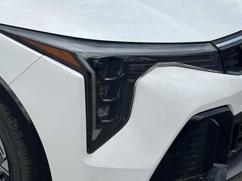 New 2026 Kia K4 GT-Line image 9