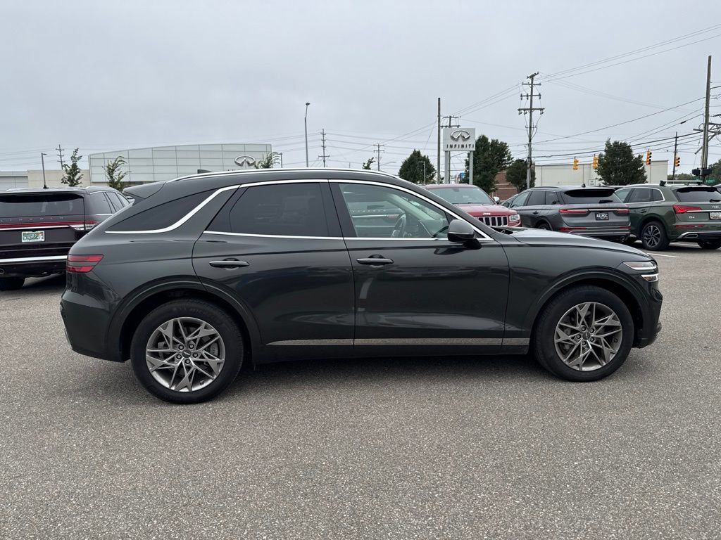 Used 2025 Genesis GV70 2.5T AWD/4WD image 6