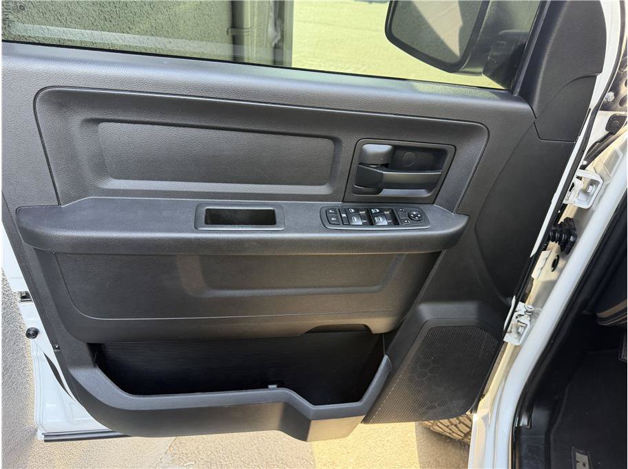 Used 2018 RAM 2500 Tradesman w/ Chrome Appearance Group AWD/4WD image 11