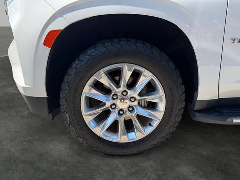 Used 2021 Chevrolet Tahoe Premier w/ Premium Package AWD/4WD image 4