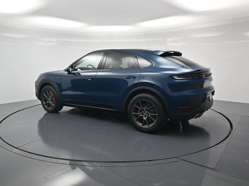 Certified 2026 Porsche Cayenne S AWD/4WD image 3