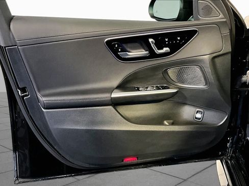 Certified 2025 Mercedes-Benz C 300 4MATIC Sedan image 22