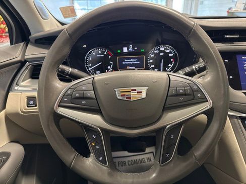 Used 2023 Cadillac XT5 Premium Luxury image 18
