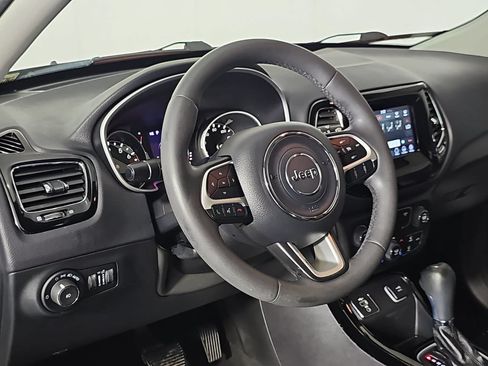 Used 2021 Jeep Compass Latitude w/ Sun and Sound Group FWD image 15