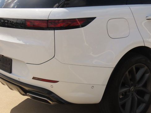 Used 2025 Land Rover Range Rover Sport Dynamic SE AWD/4WD image 10