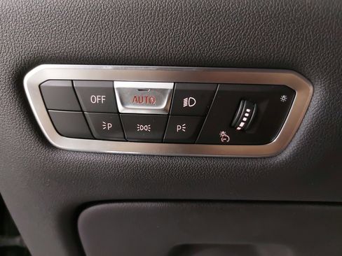 Used 2022 BMW X6 xDrive40i w/ M Sport Package image 27