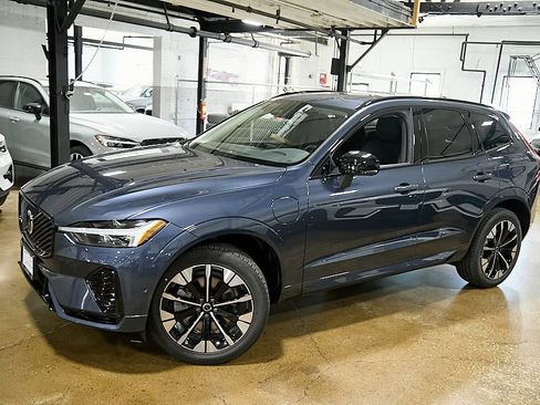 New 2026 Volvo XC60 T8 Plus w/ Climate Package AWD/4WD image 3