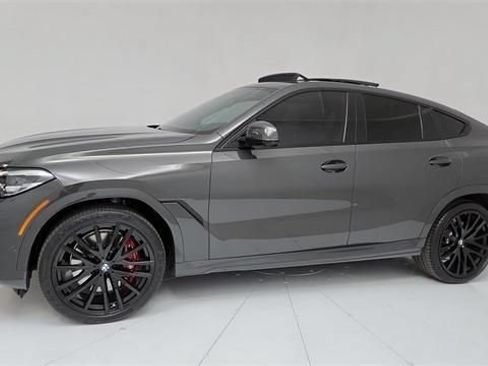 Used 2021 BMW X6 M50i w/ Dynamic Handling Package AWD/4WD image 3