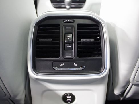 New 2026 Porsche Macan S image 20