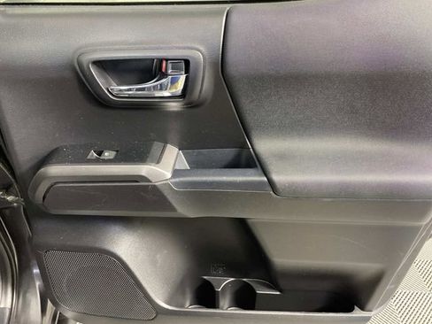 Used 2019 Toyota Tacoma TRD Sport w/ Technology Package AWD/4WD image 26