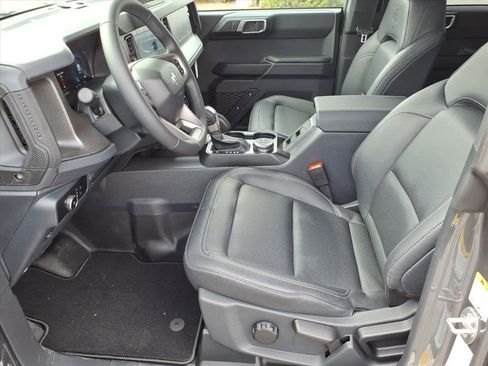 New 2026 Ford Bronco Big Bend w/ Black Diamond Package image 3