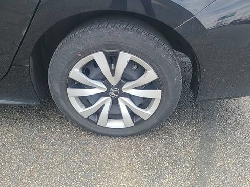 Used 2024 Honda Civic LX image 9