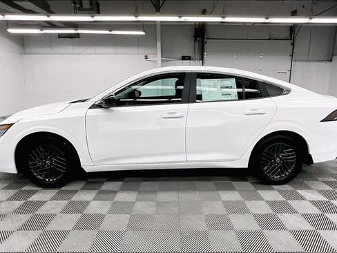 New 2026 Nissan Sentra SV w/ SV Convenience Package FWD image 18