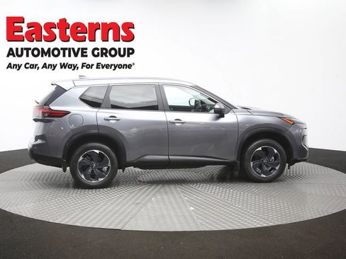 Used 2024 Nissan Rogue SV AWD/4WD image 45